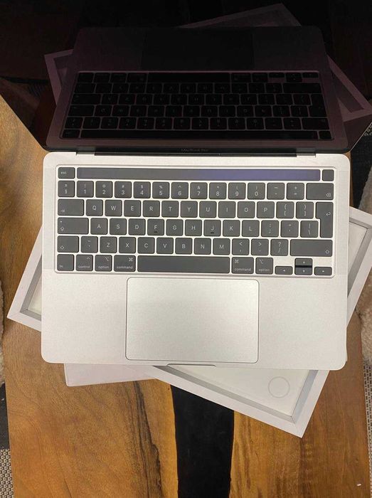 Ноутбук Apple MacBook Pro 13" i5/16/512GB Silver (MWP72) 2020