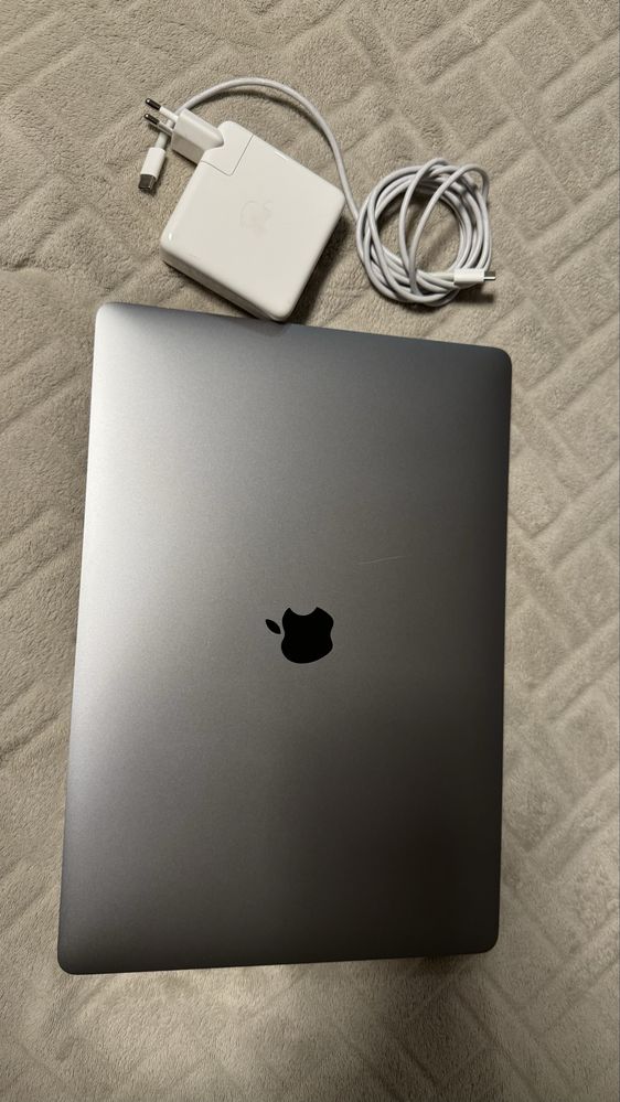 Apple MacBook Pro 16” (2019) – Excelente estado!