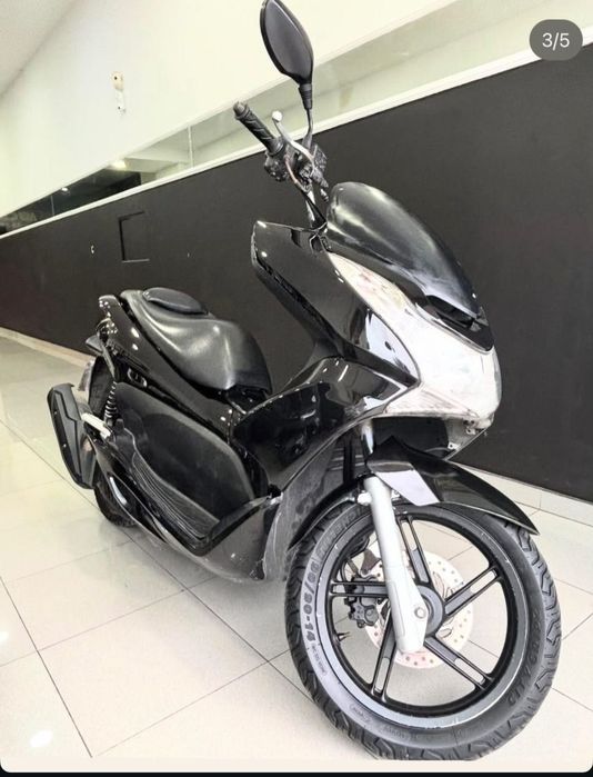 Vendo mota, PCX, faço financiamento