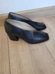 Czarne skórzane buty cos