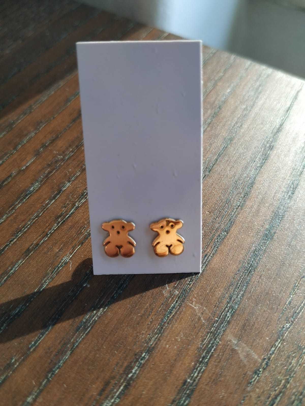 Brincos marca TOUS de ouro