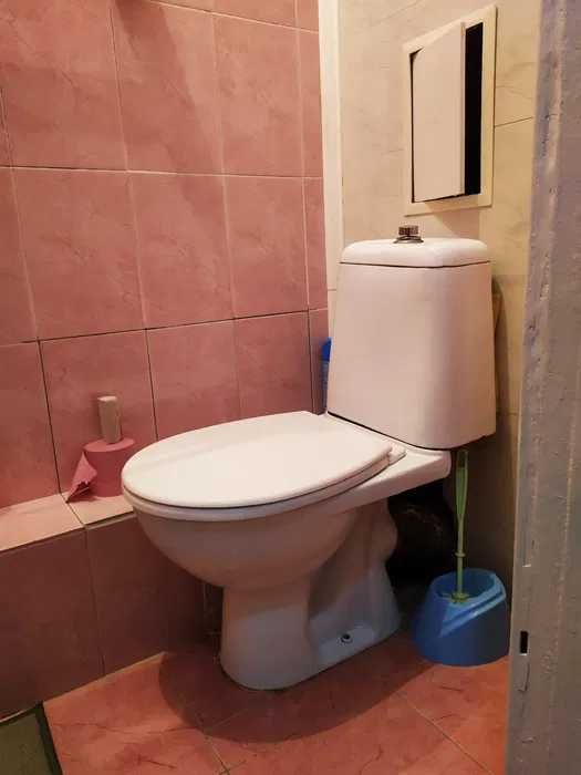Оренда однокімнатної квартири на Воскресенці. Метро 15 хвилин.