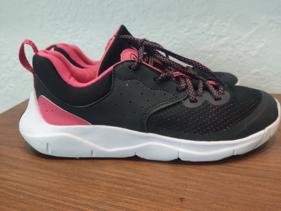 Decathlon 39 розмір