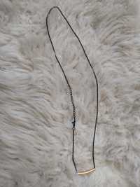 Łańcuszek o długości 62 cm