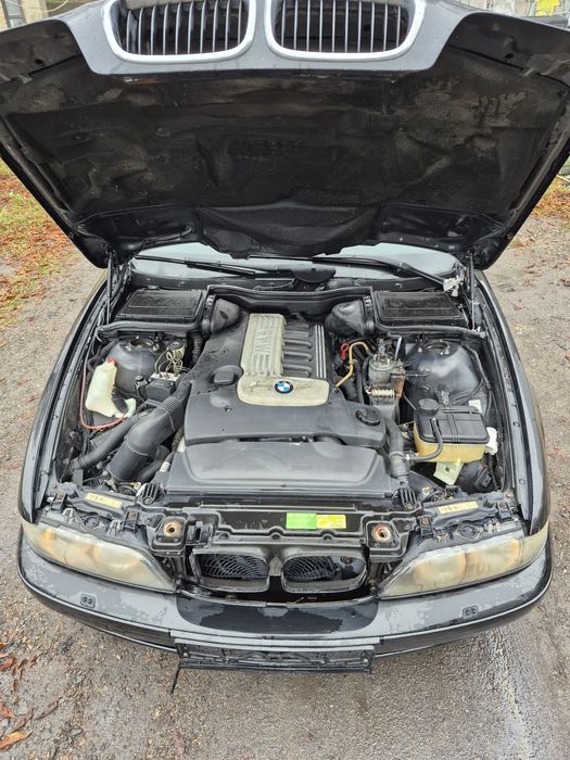 Розбор бмв е 39 фари Капот бампер телевізор крила двері кузов двигун