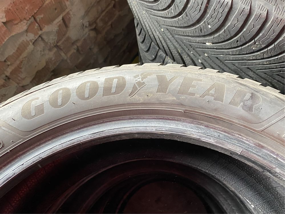Резина шини (пара) 205/50R17 Goodyear