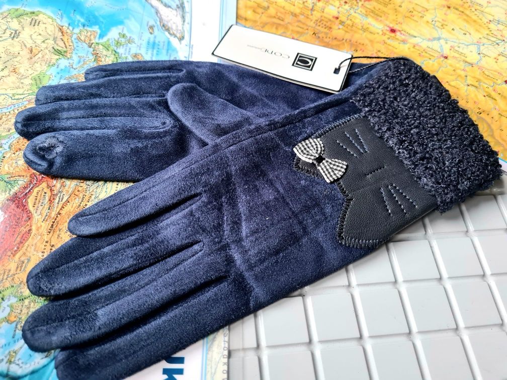 Nowe modne granatowe rękawiczki damskie z wzorem marki Code