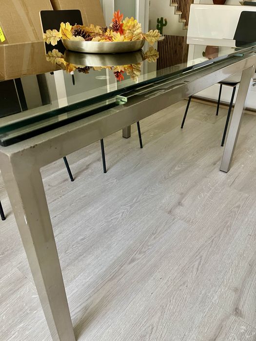 Mesa jantar em vidro e inox