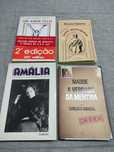 Livros variados em bom estado