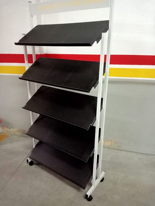 Expositor de livros catalogos folhetos