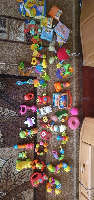 Детски погремушки, много