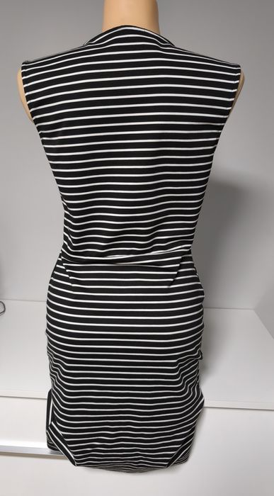 Elegancka ołówkowa sukienka firmy AMISU rozmiar 40