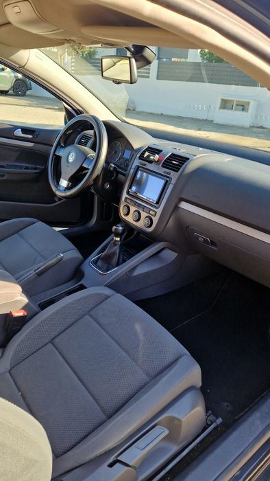 Golf V 1.9 TDI 

227.000kms

Revisão feita

A/c não está a funcionar.
