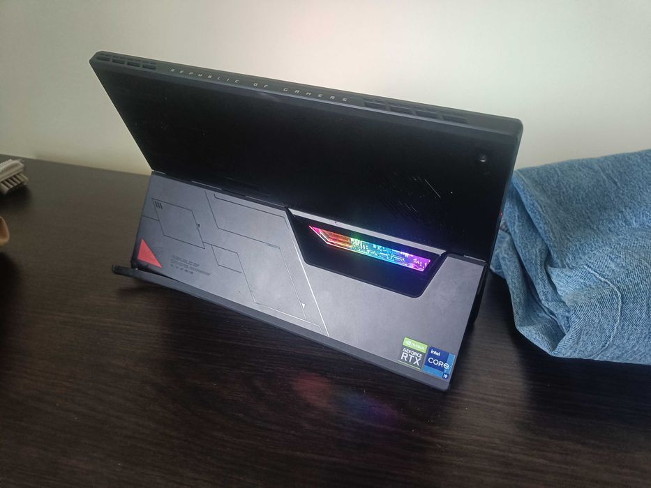 Asus rog flow z13 i9-12900H + 3050 ti