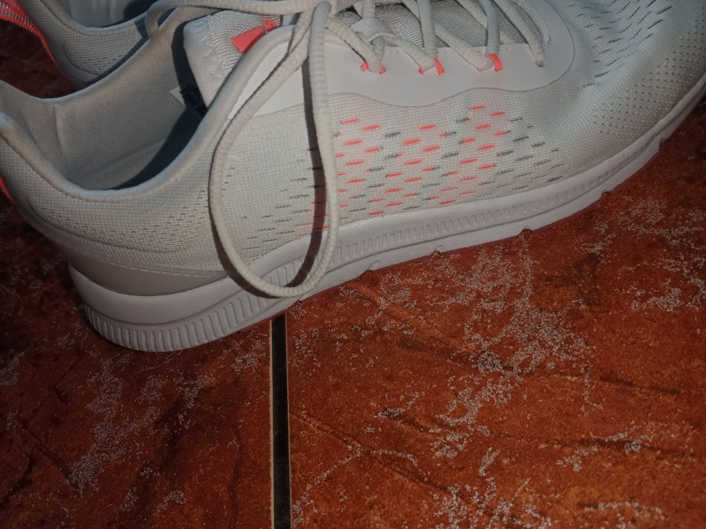 Buty Novamotion FW3256 adidas rozmiar  41 1/3