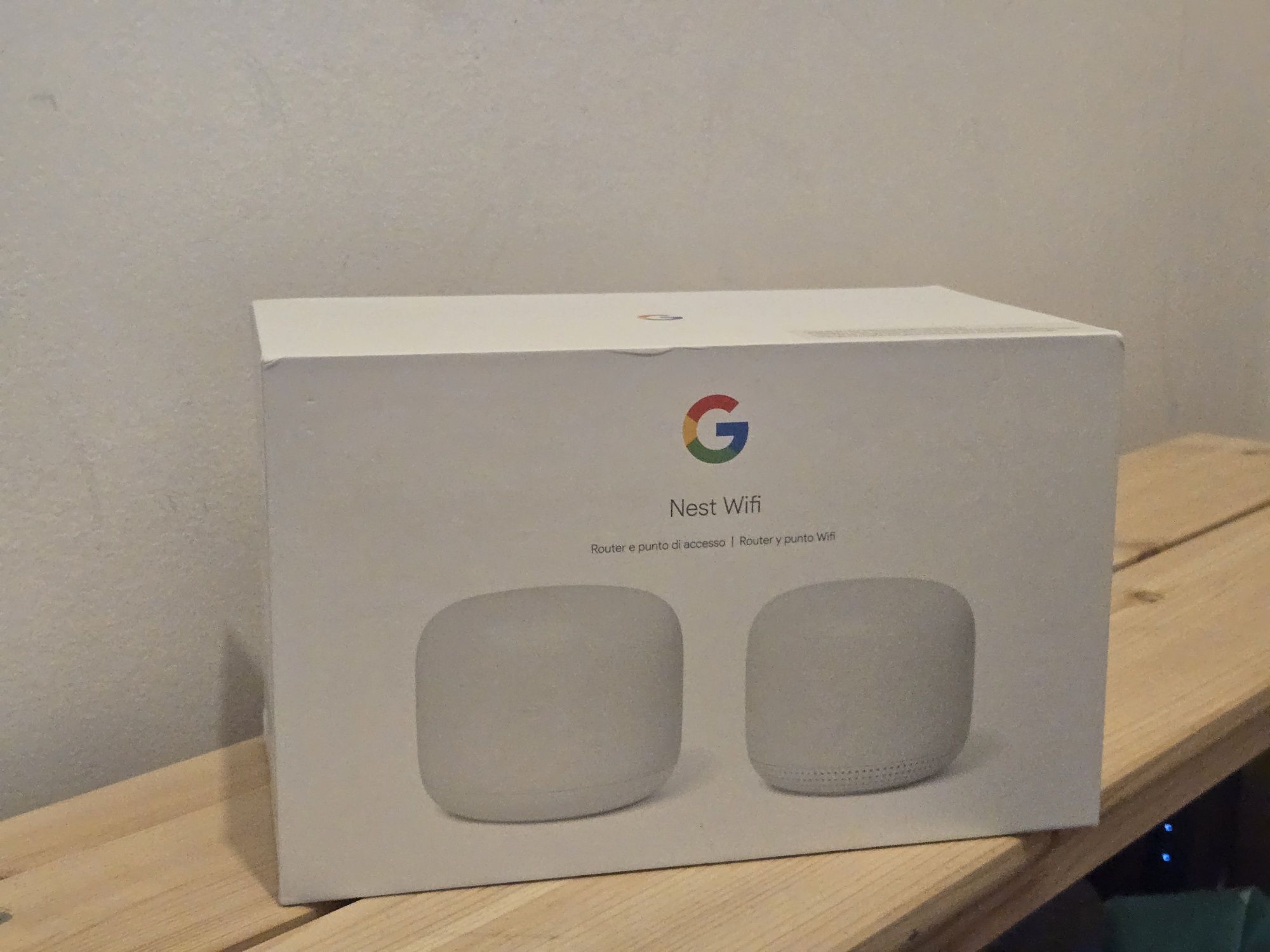 Google Nest WiFi 2 com coluna e google assistant