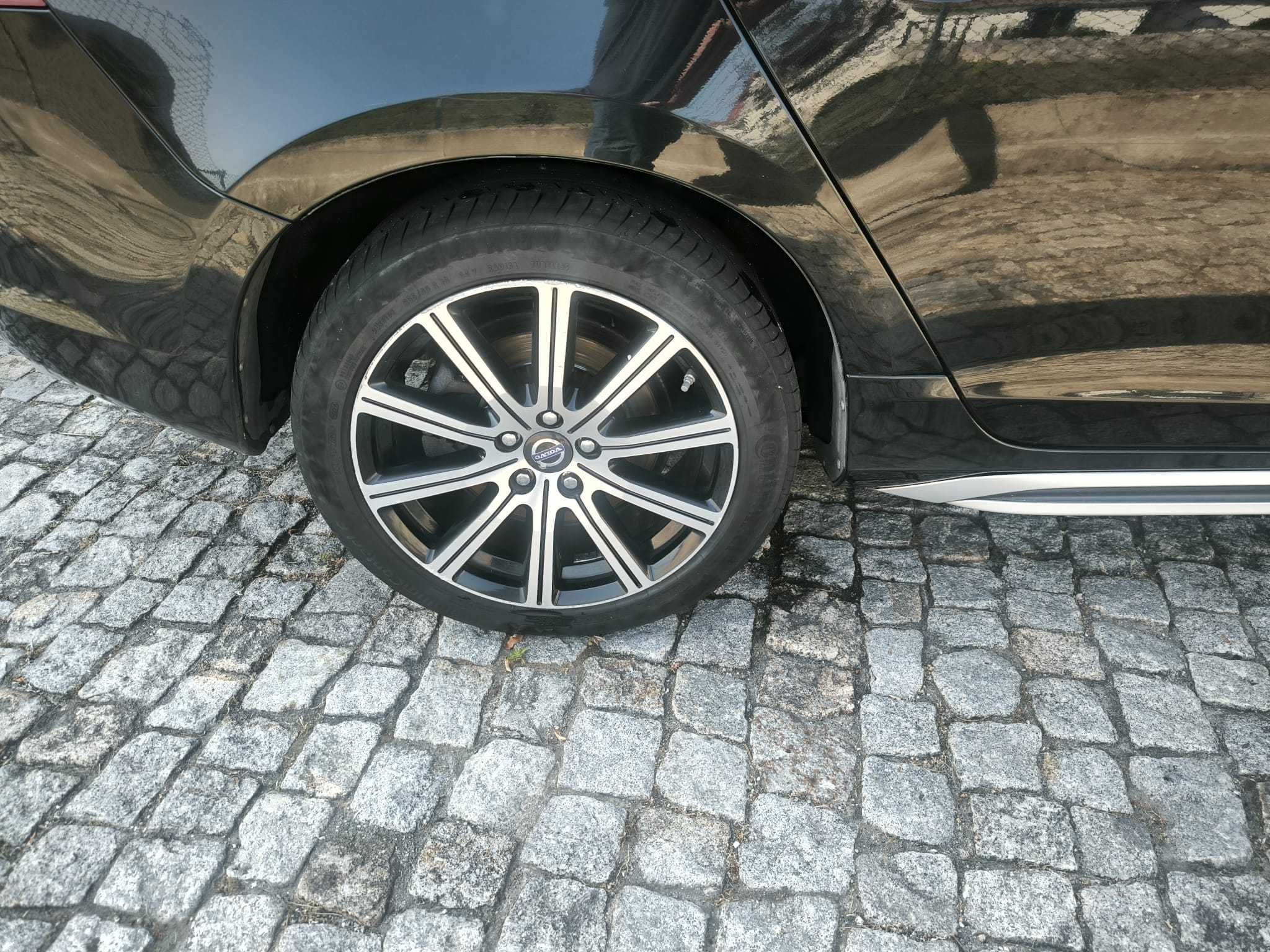 VOLVO V60 Plug-In Hybrid