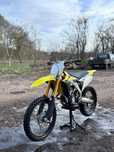 Suzuki RMZ 250 ^20 rok.