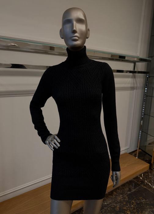 Чорна коротка тепла сукня s/m