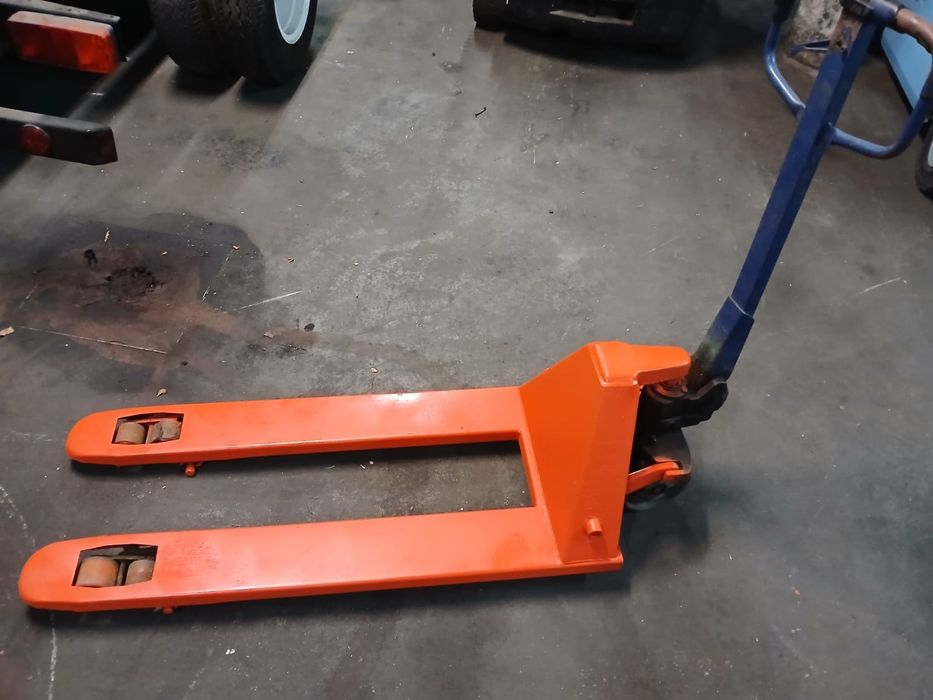 Porta paletes bom estado 2.5T toneladas