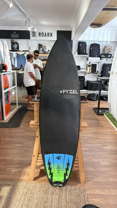 Pyzel phantom carbono