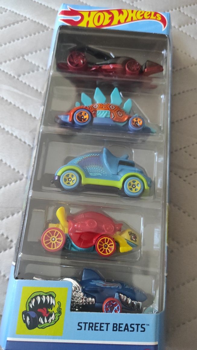 Autka Hot wheels street beasts