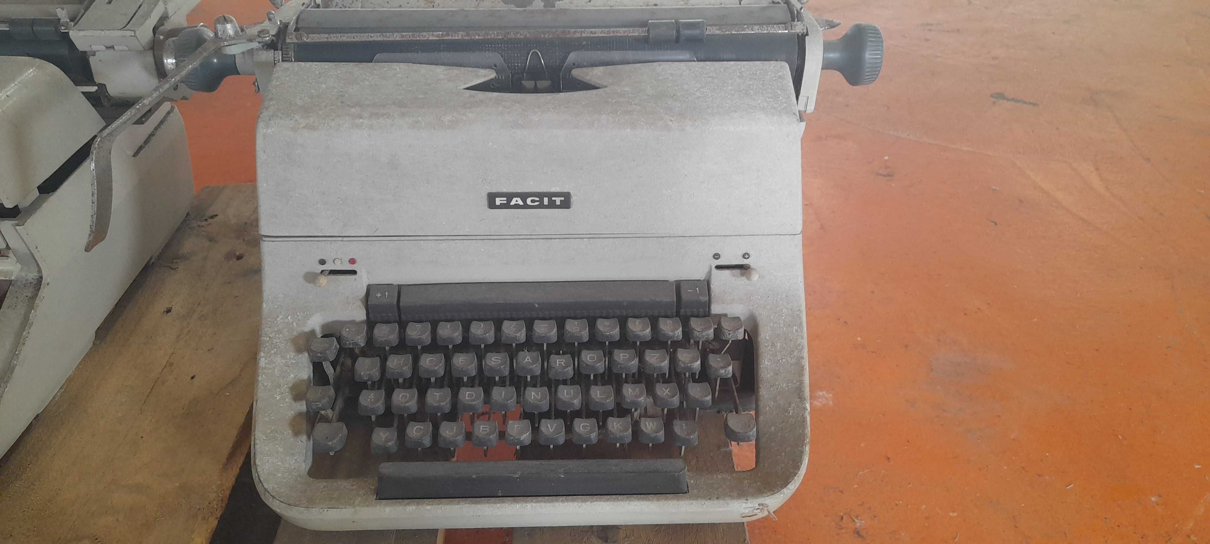 Lote c/ 3 Máquinas de Escrever Antigas (usadas)