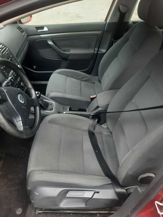 volkswagen golf 2005r 1.6 benzyna mały przebieg