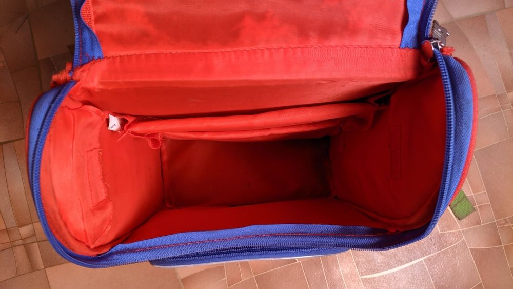 Продам школьный каркасный  рюкзак "Yes"