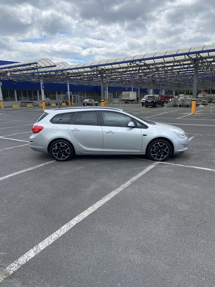 Astra J Sport Tourer  1.7 CDTI