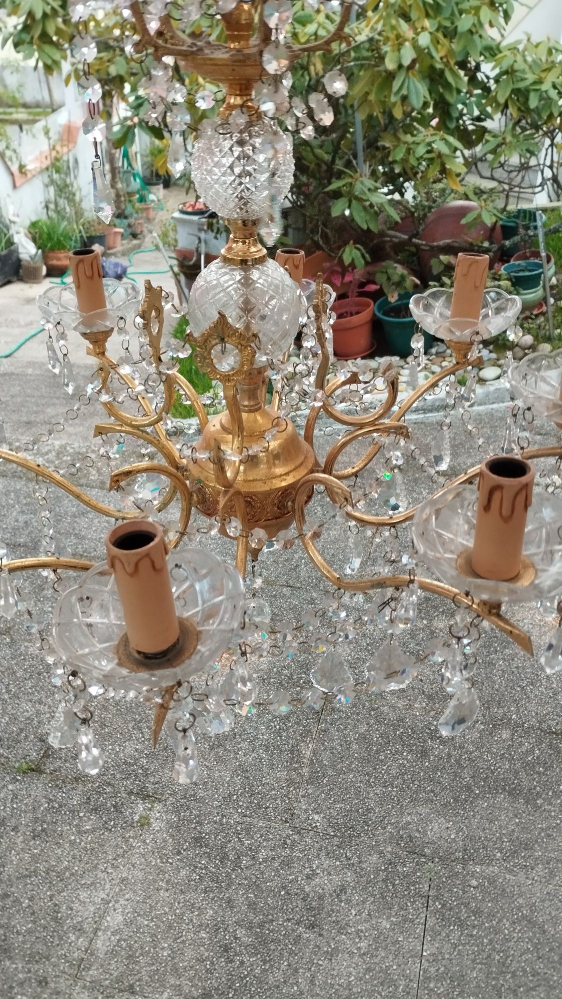 Candeeiro de tecto muito bonito