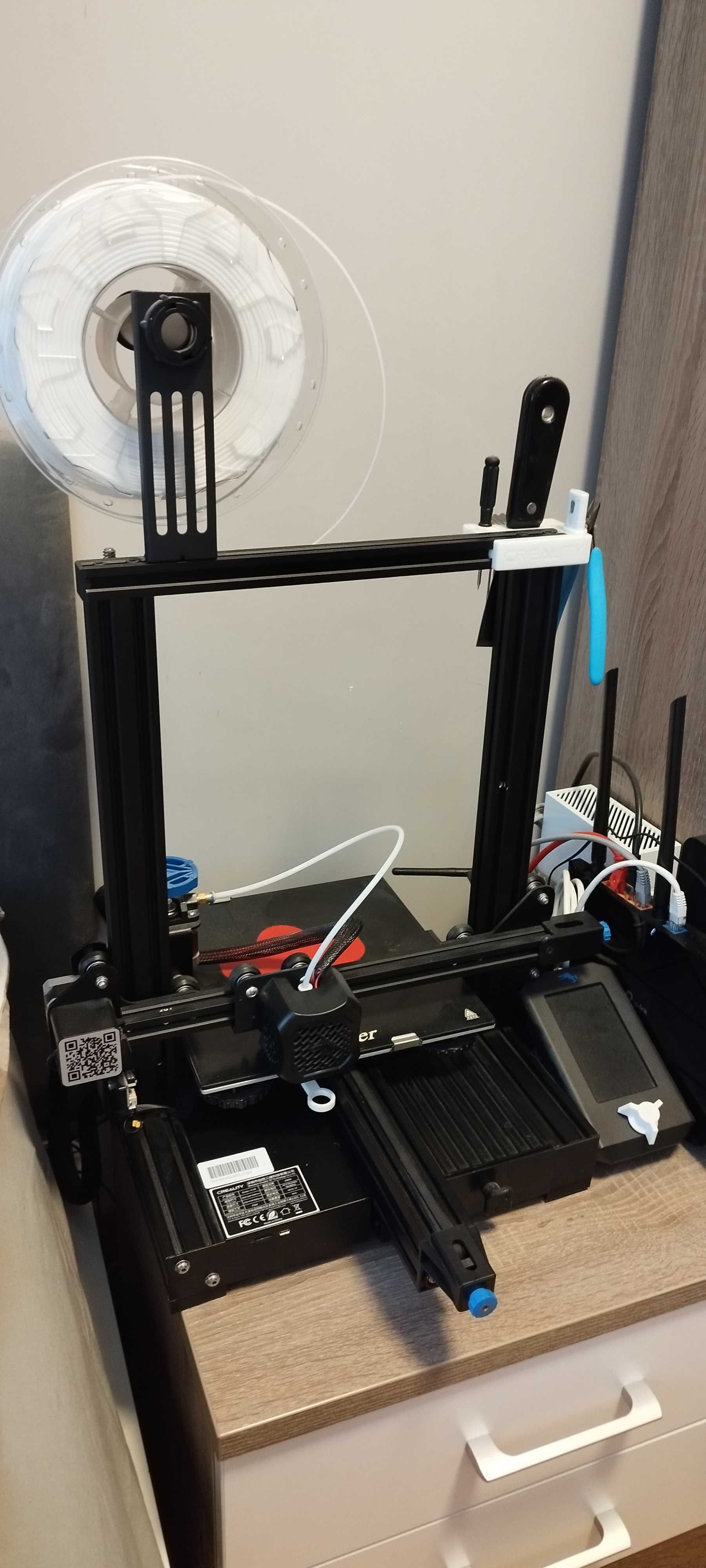 Ender 3 v2, bardzo mało używana + filament + box