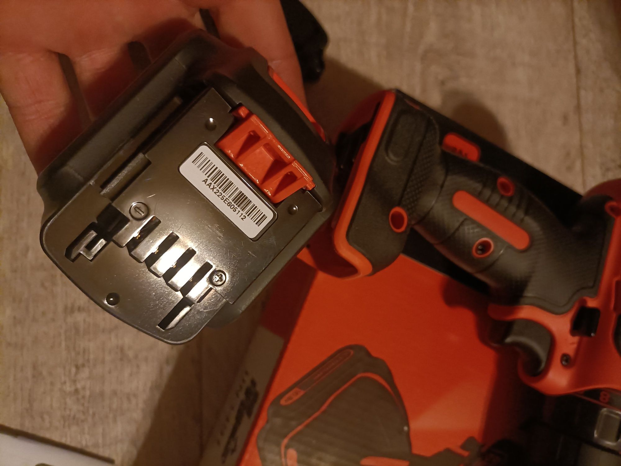 Wiertarko-wkrętarka BLACK&DECKER BDCDD12 akumulator nowa