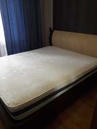 Ліжко дерев`яне (колір вишня) з матрацом