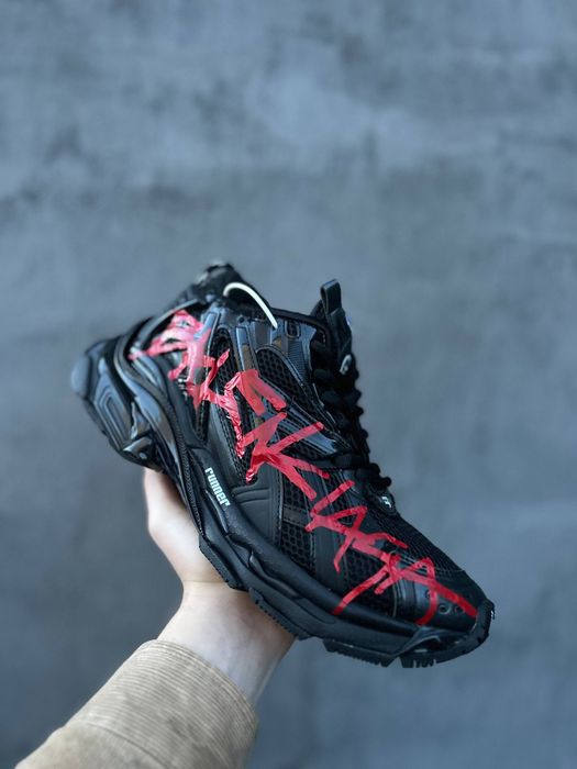 Balenciaga Runner Graffiti Black/Red