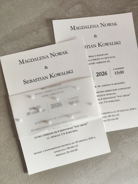 Klasyczne proste zaproszenia ślubne z kalką i perełkami