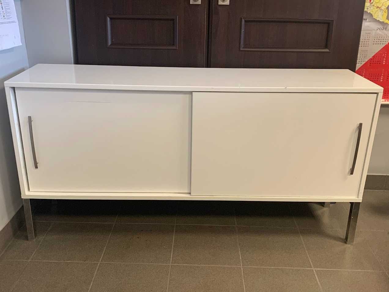 Szafka bufet 150 cm na nóżkach