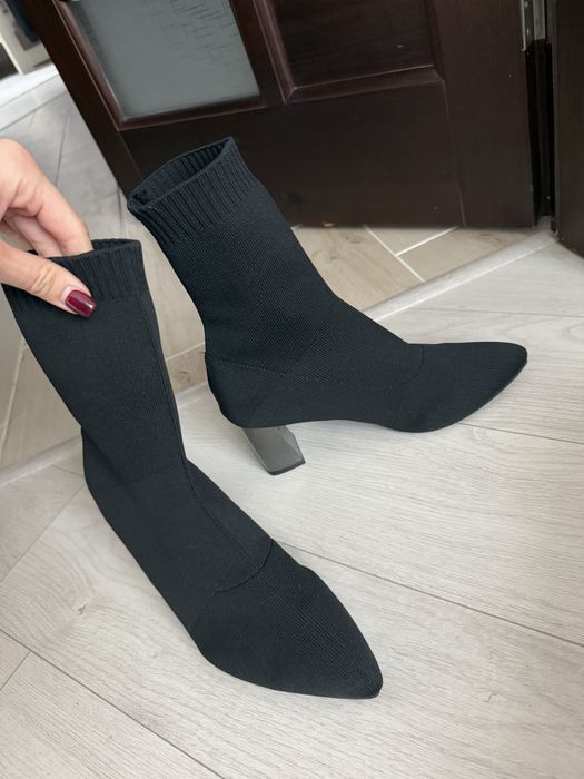 Взуття жіноче, сапожки, ботинки