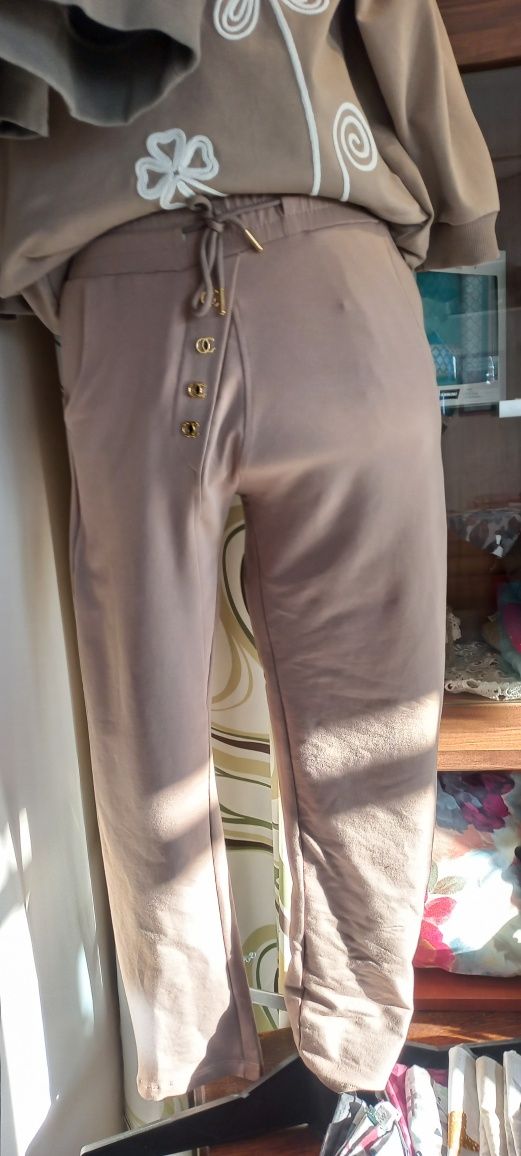 Spodnie jasnobrązowe dresowe eleganckie MEGI L/XL