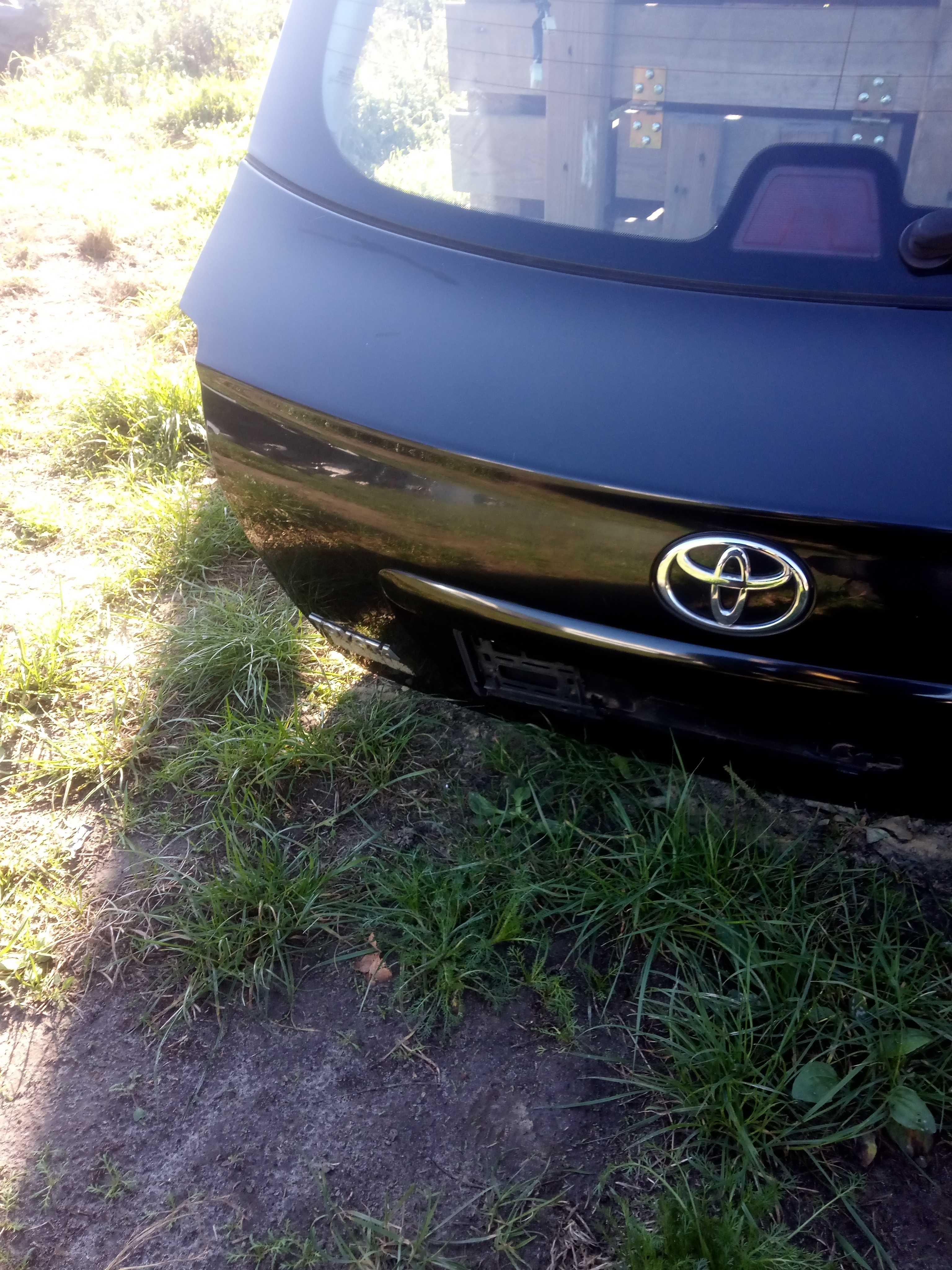 toyota AVENSIS T25 klapa tył bagażnika kolor 209 hb liftbeck 03-08