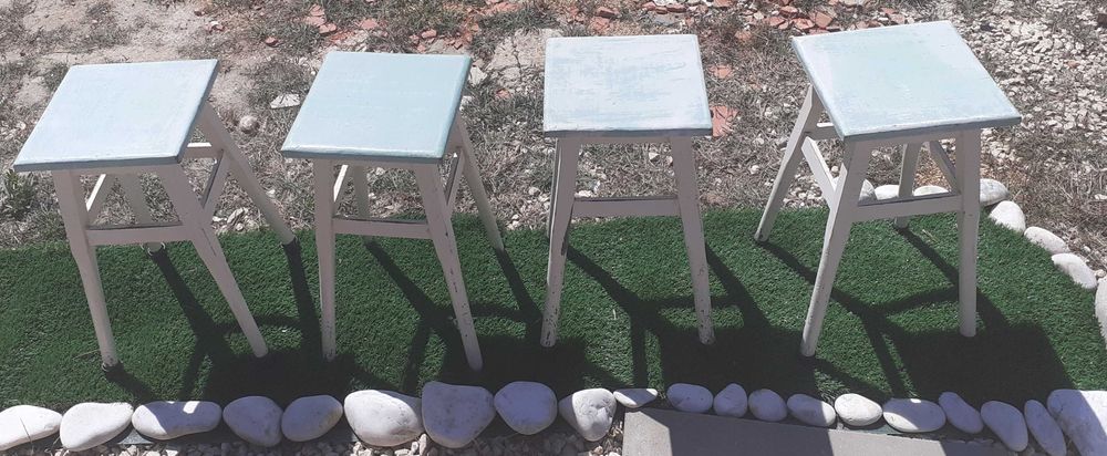 Bancos de Madeira  pés de funil