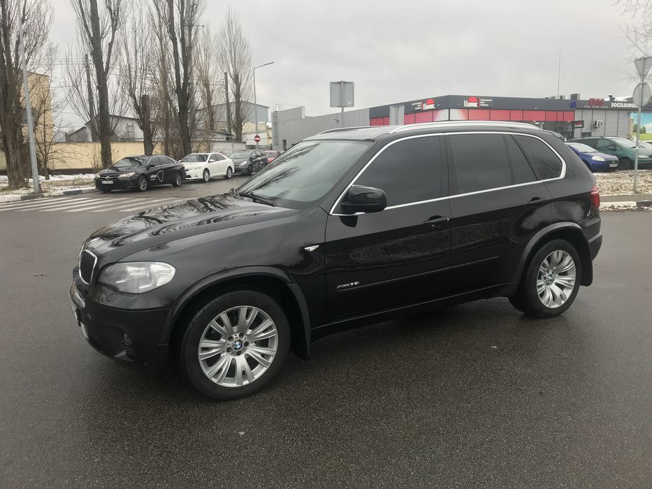 Автомобіль BMW X5 E70