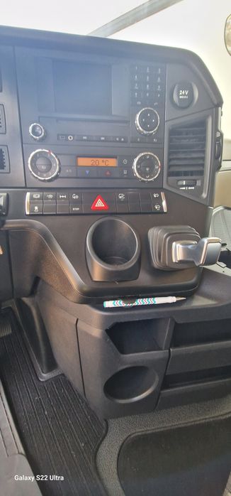 Тягач Mercedes Actros