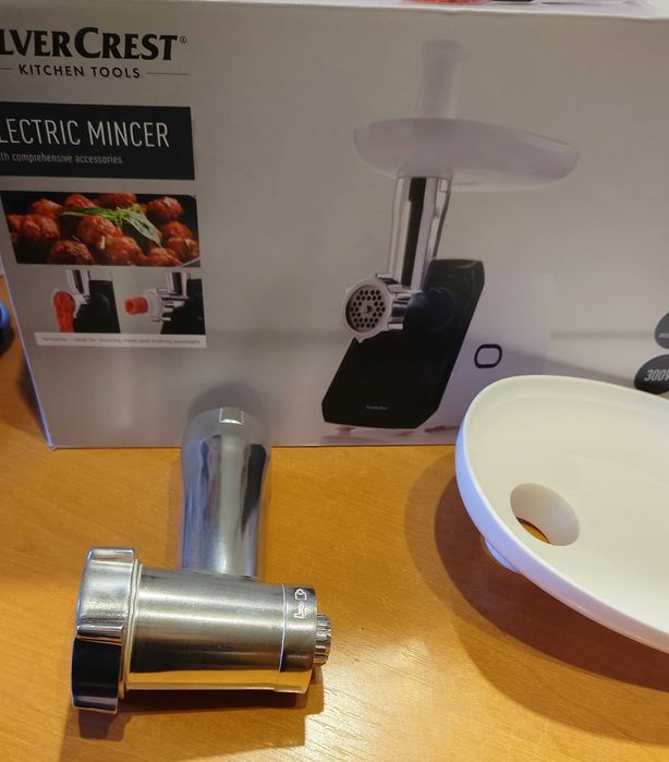 Elektryczna maszynka do mielenia mięsa - nowa