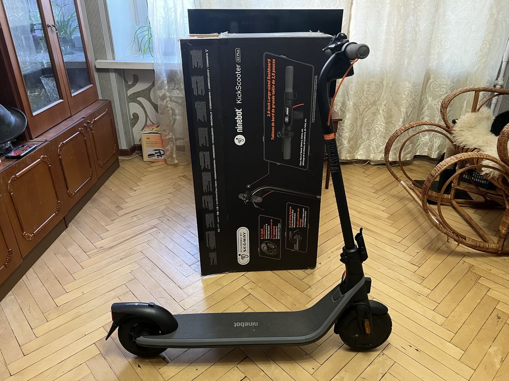Електросамокат Segway Ninebot E2 Plus E Black