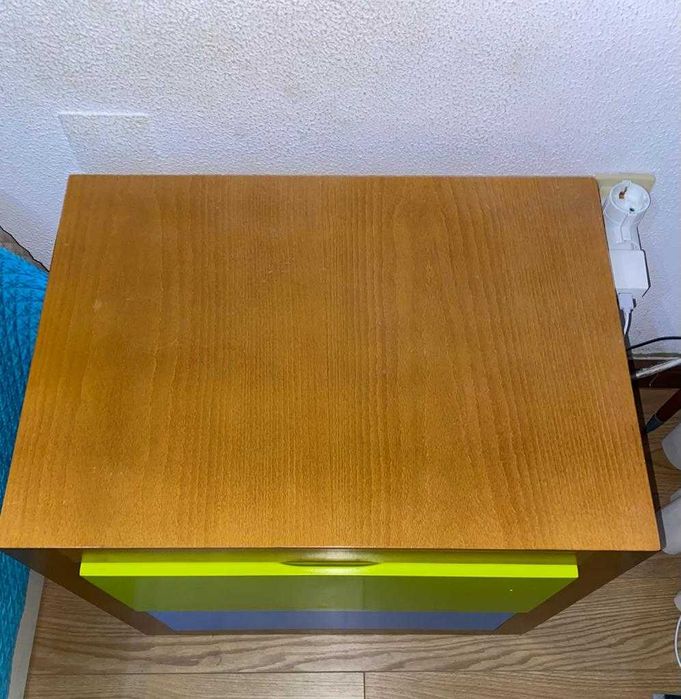 Conjunto de quarto em madeira maciça