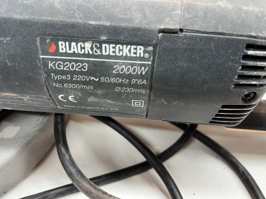 Szlifierkę kątową firmy BLACK DECKER 2023   2000W + tarcze do cięcia