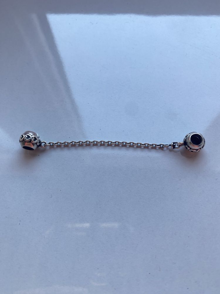Łańcuszek zabezpieczający Pandora Charms Serca