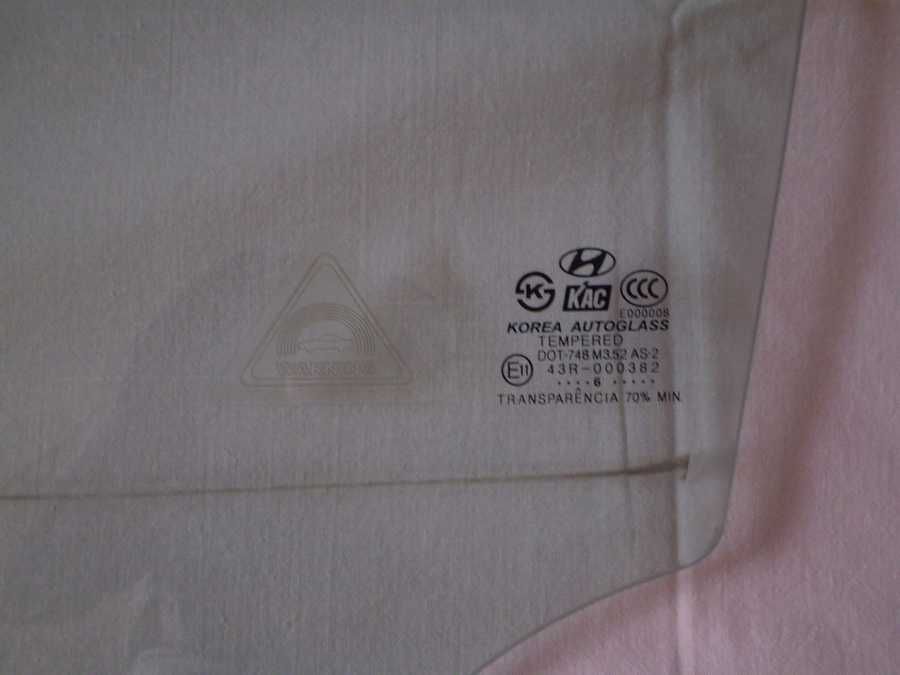 Скло передніх дверей (пара) Хюндай Туксон 1-го покоління 2006 р.