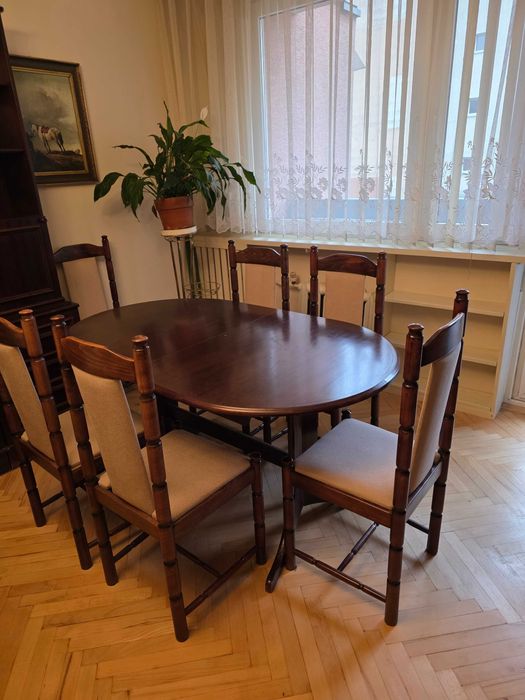 Stół 6 osobowy rozkładany i 6 krzeseł